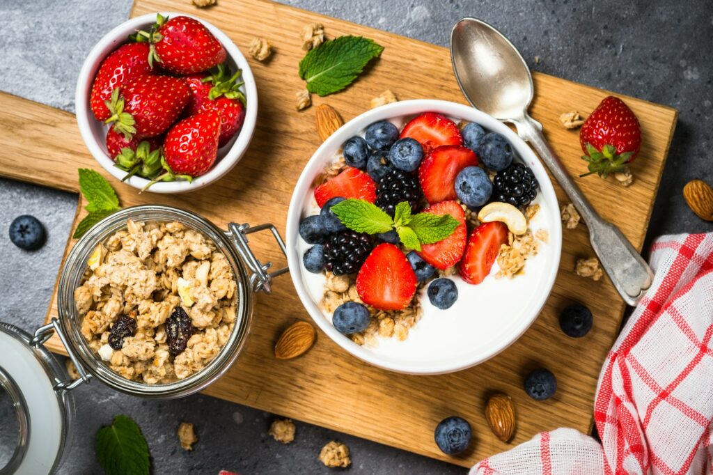 Greek yogurt granola with fresh berries